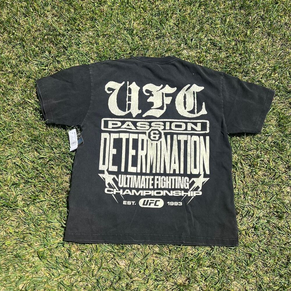 Nwt Ufc fighting y2k tee mens size M Medium